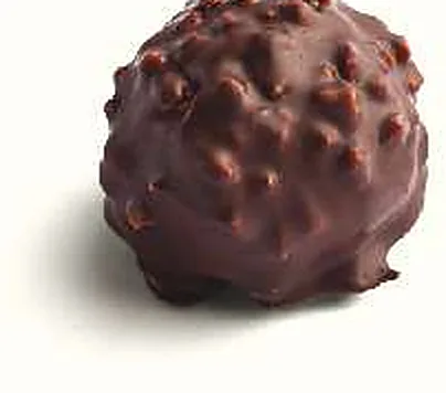 Figue Rocher : figue séchée fourrée, praliné amande, enrobée de chocolat