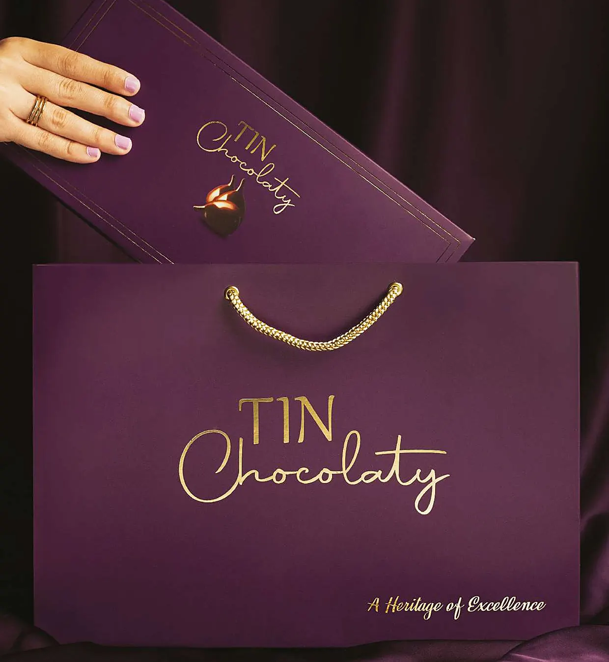 Sac et coffrets cadeaux TIN Chocolaty aubergine et or — figues au chocolat artisanales à Rabat Souissi